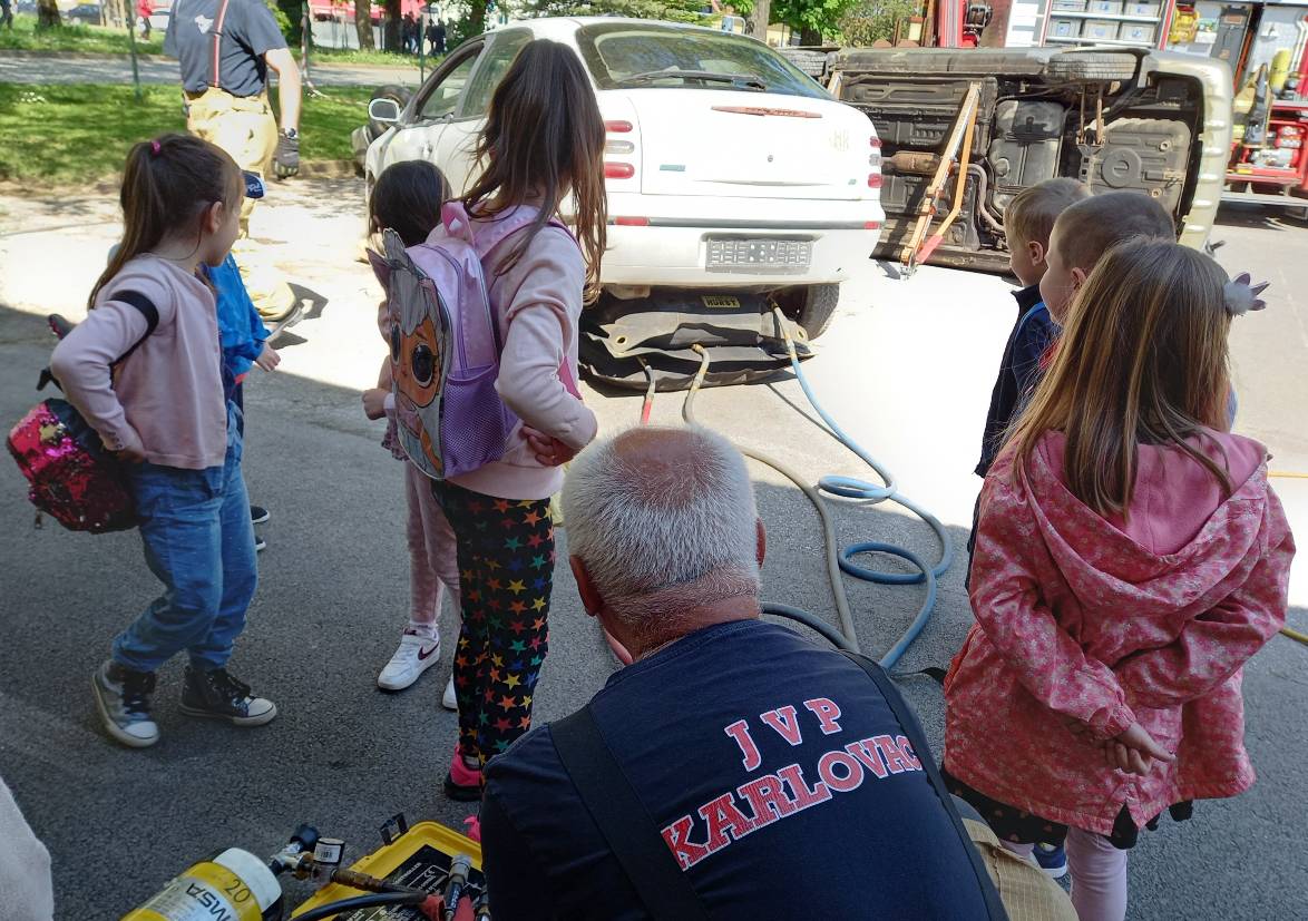 posjet vatrogascima6 obrađeno